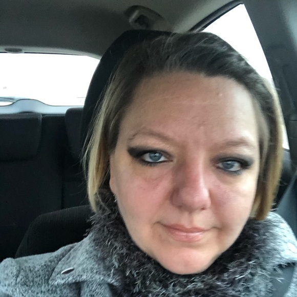 Meet your Posher, Annie - Picture 1 of 1